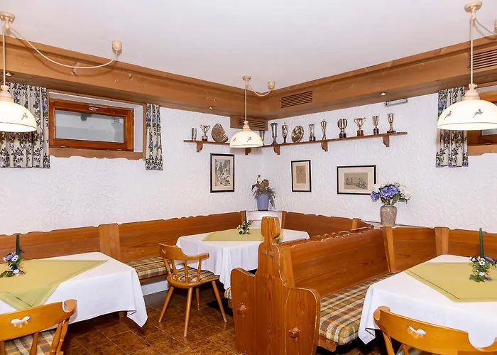 Gastehaus Etschmann *